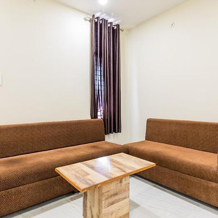 Treebo Trip Namaste Hotell Indore Exteriör bild