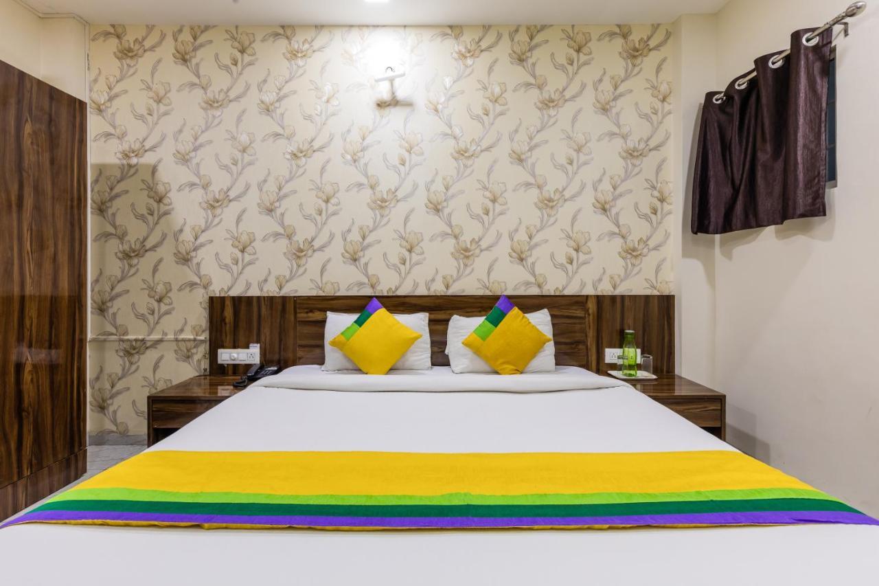 Treebo Trip Namaste Hotell Indore Exteriör bild