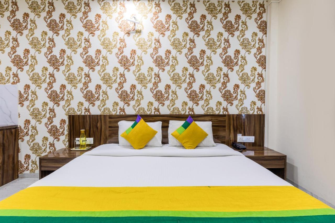 Treebo Trip Namaste Hotell Indore Exteriör bild